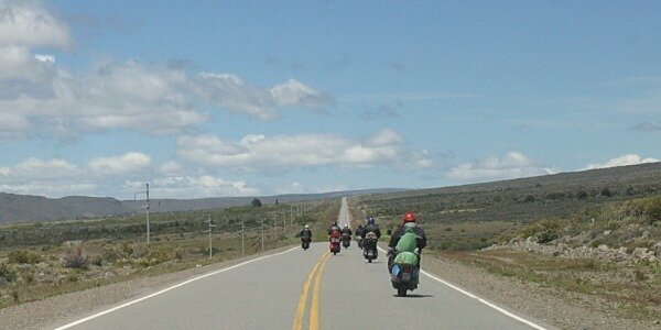 Lorenzo Franchini attraversa la Patagonia in sella alla propria vespa 